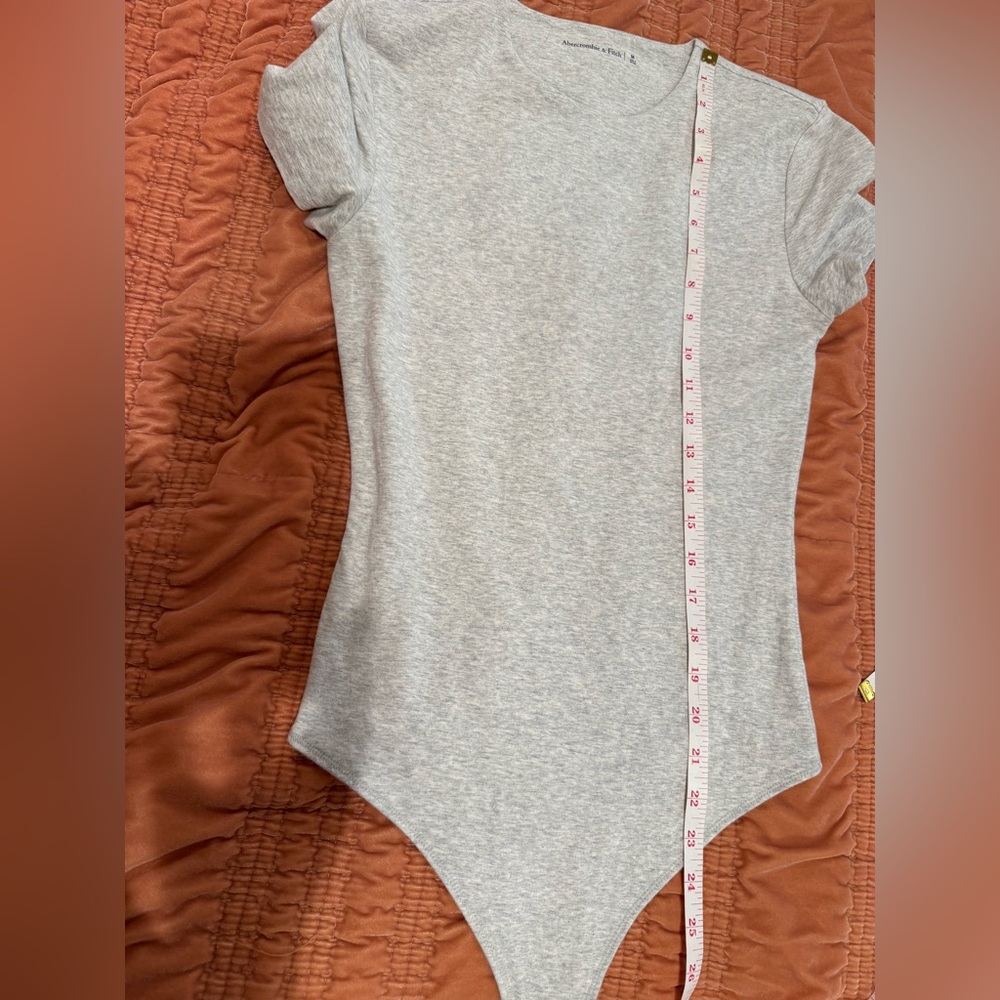A&F Short-Sleeve Cotton-Blend Seamless Fabric Crew Bodysuit - Grey - Medium - Picture 6 of 7